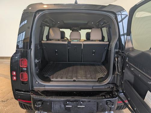 2025 Land Rover Defender 110 P500 X-Dynamic SE