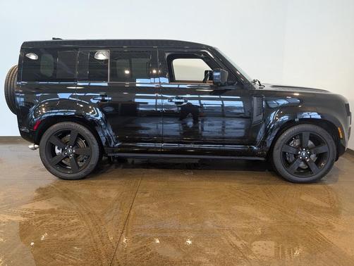 2025 Land Rover Defender 110 P500 X-Dynamic SE