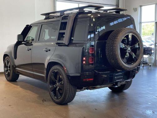 Santorini Black 2022 Land Rover Defender 110 X-Dynamic HSE