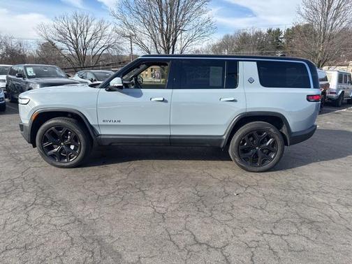 2024 Rivian R1S Adventure Dual Motor Standard Pack