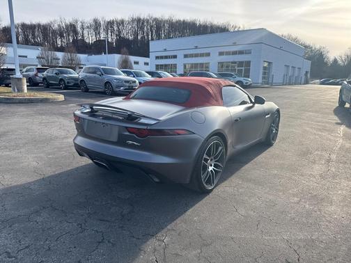 2019 Jaguar F-TYPE P300