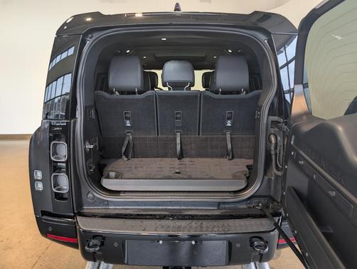 2024 Land Rover Defender V8