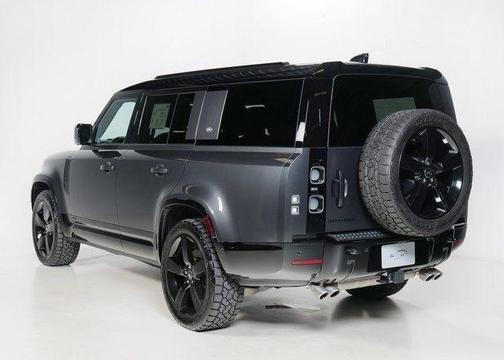 2024 Land Rover Defender V8