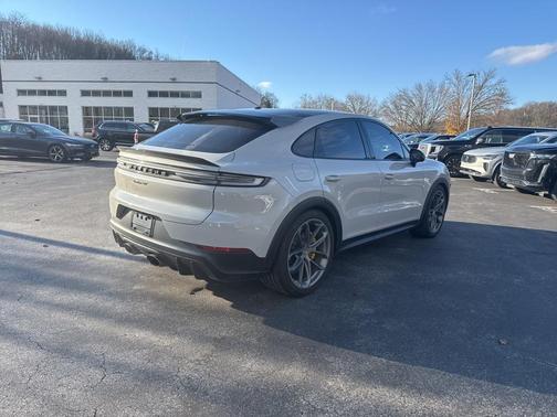 2024 Porsche Cayenne Turbo GT