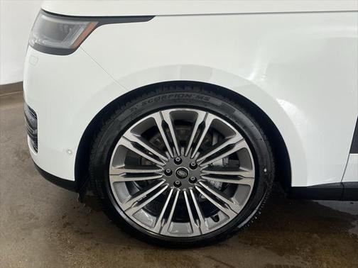 2025 Land Rover Range Rover P400 SE