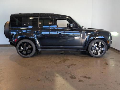 2024 Land Rover Defender 110 P400 X-Dynamic SE
