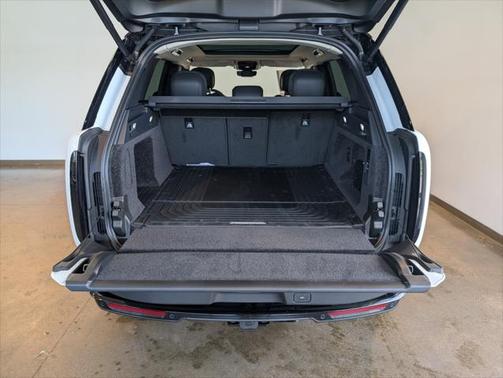 2025 Land Rover Range Rover P530 SE