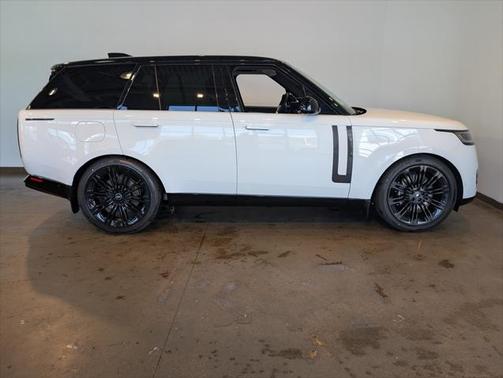 2025 Land Rover Range Rover P530 SE