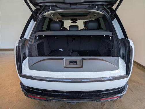 2025 Land Rover Range Rover P530 SE