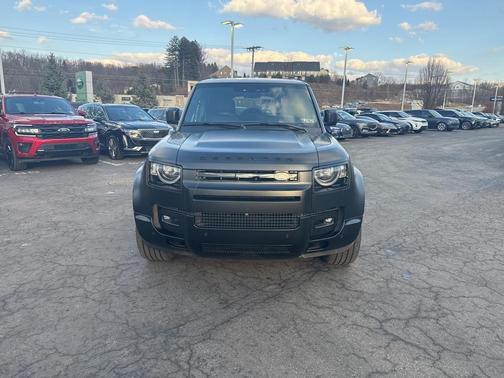 2025 Land Rover Defender 130 P400 X-Dynamic SE