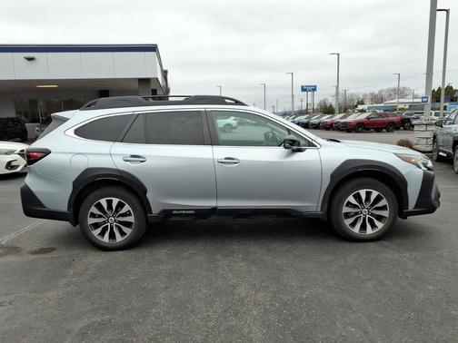Ice Silver Metallic 2023 Subaru Outback Limited