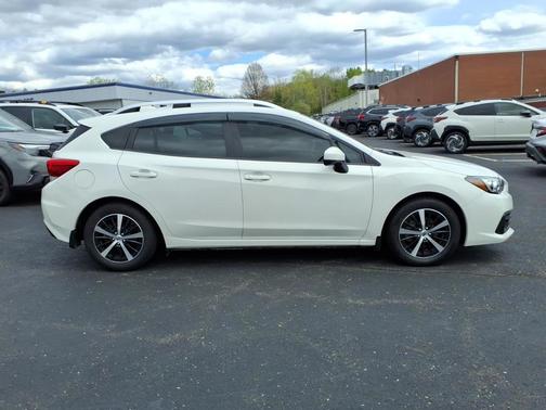 Crystal White Pearl 2023 Subaru Impreza Premium
