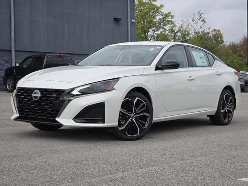 2025 Nissan Altima SR