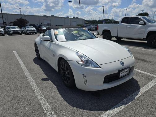 2017 Nissan 370Z Base
