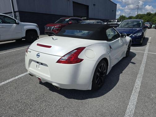 2017 Nissan 370Z Base