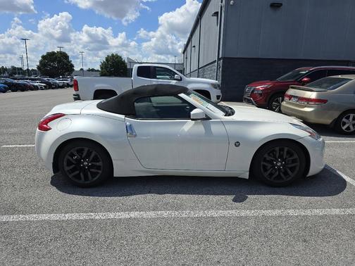2017 Nissan 370Z Base