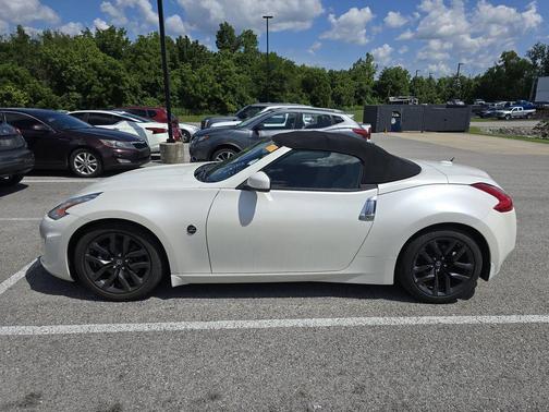2017 Nissan 370Z Base