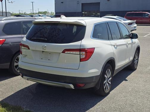White Diamond Pearl 2019 Honda Pilot EX-L