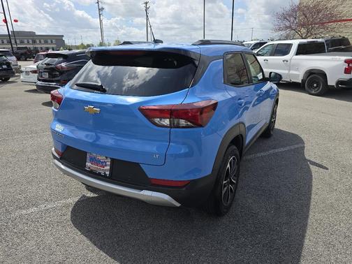 Fountain Blue 2024 Chevrolet Trailblazer LT