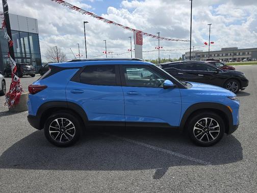 Fountain Blue 2024 Chevrolet Trailblazer LT
