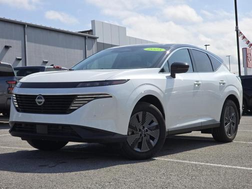 White / Black 2025 Nissan Murano SL
