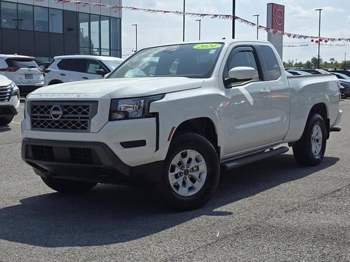 2024 Nissan Frontier SV