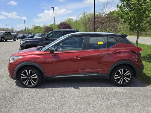 2019 Nissan Kicks SR