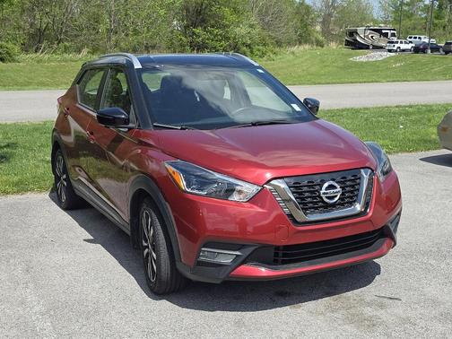2019 Nissan Kicks SR