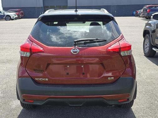2019 Nissan Kicks SR