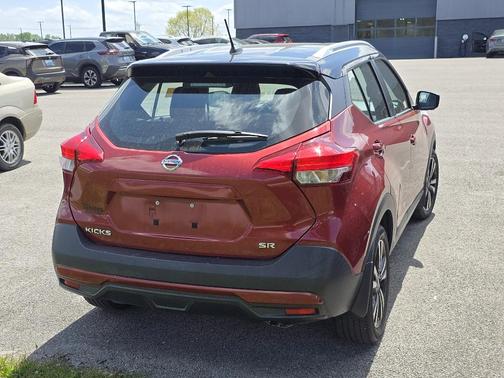 2019 Nissan Kicks SR