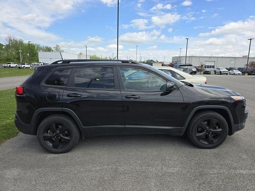 Diamond Black 2017 Jeep Cherokee High Altitude