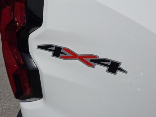 2025 Chevrolet Colorado WT