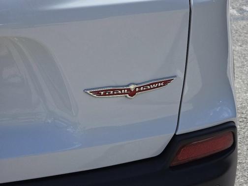 2020 Jeep Cherokee Trailhawk