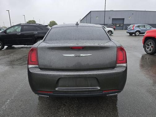 2016 Chrysler 300 S