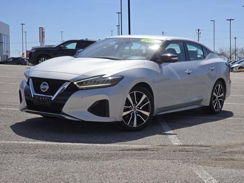 2022 Nissan Maxima SV