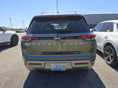 2024 Nissan Pathfinder SL
