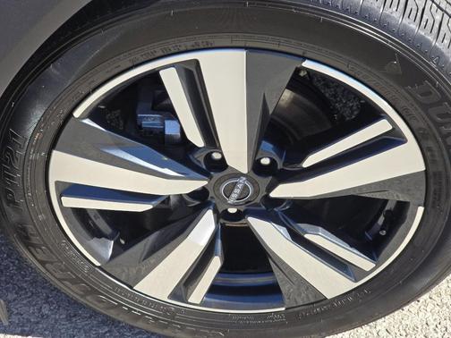 Black 2025 Nissan Rogue SL
