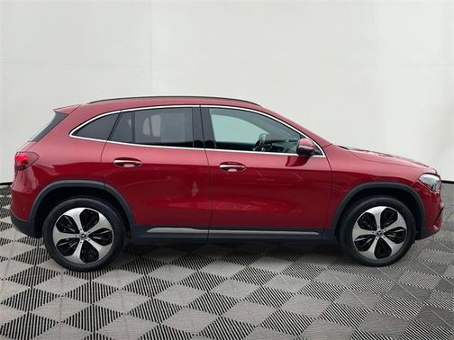 2025 Mercedes-Benz GLA 250 