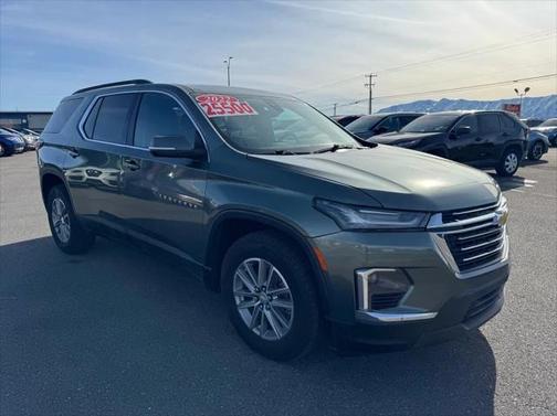 2022 Chevrolet Traverse LT Cloth