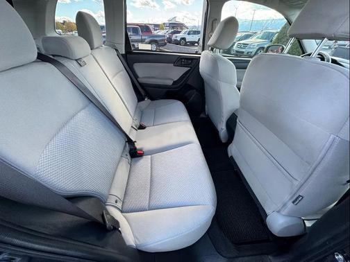 2016 Subaru Forester 2.5i