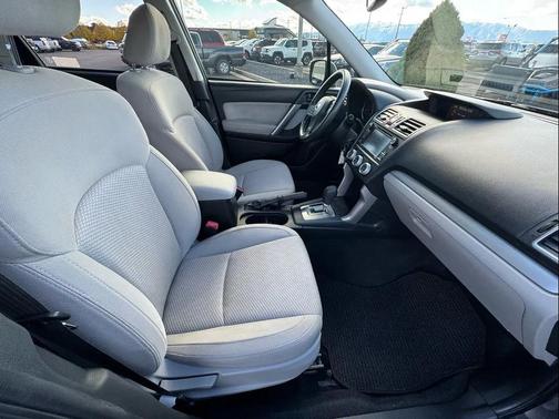 2016 Subaru Forester 2.5i