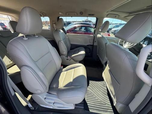 2018 Toyota Sienna XLE