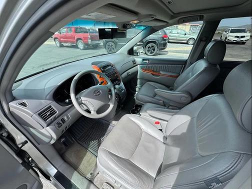 2008 Toyota Sienna XLE