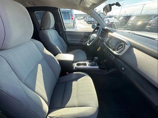 2016 Toyota Tacoma SR5