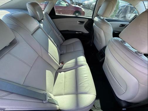 2016 Toyota Avalon XLE