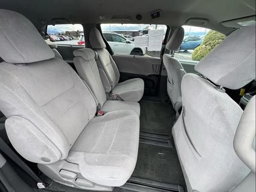 2015 Toyota Sienna LE