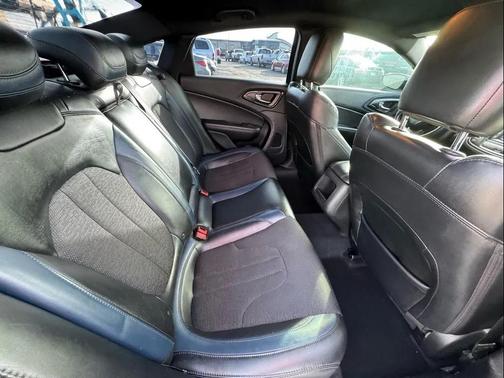 Black Clearcoat 2015 Chrysler 200 S