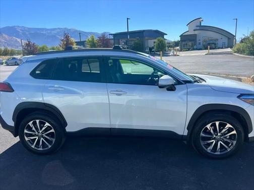 2023 Toyota Corolla Cross XLE
