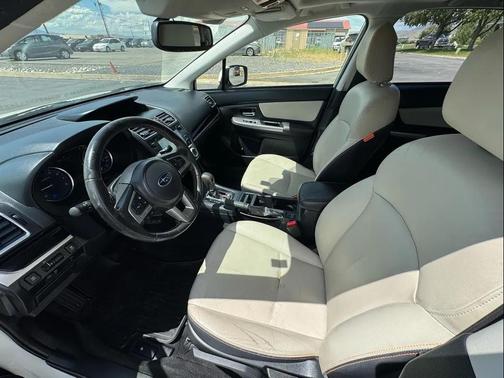 White 2016 Subaru Crosstrek 2.0i Limited