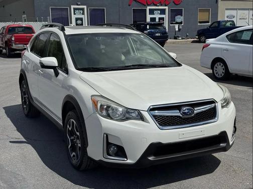 White 2016 Subaru Crosstrek 2.0i Limited